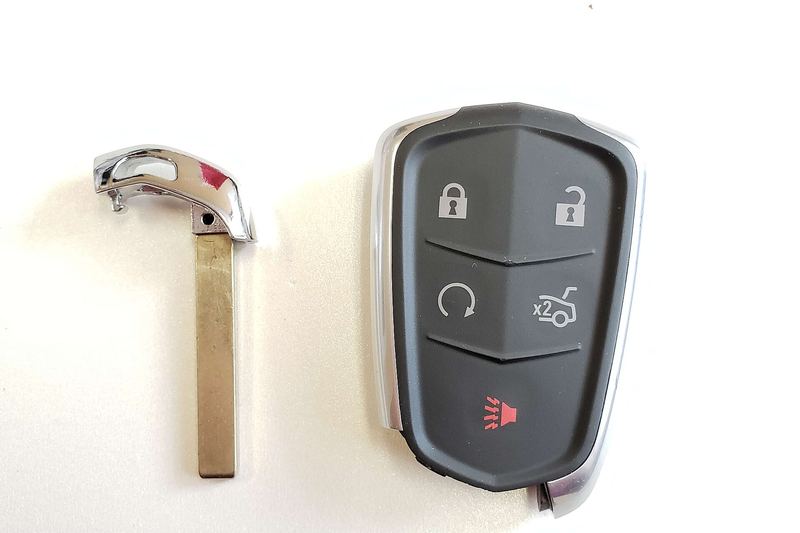 Car smart key and emergency blade