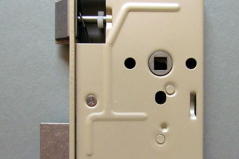 Mortise lock case for an internal door